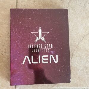 Alien Eye Shadow Makeup Palette